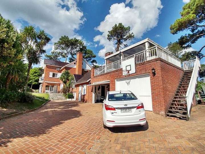 Casa en venta en Avenida República Argentina, Punta Del Este