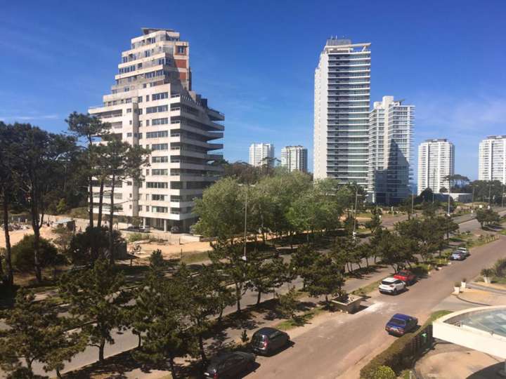 Apartamento en venta en Punta Del Este