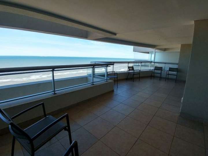 Apartamento en venta en Rambla Lorenzo Batlle Pacheco, Punta Del Este