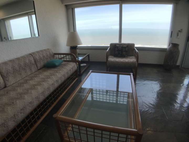 Apartamento en venta en Amazonas, Maldonado