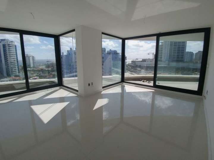 Apartamento en venta en Avenida Chiverta, Punta Del Este