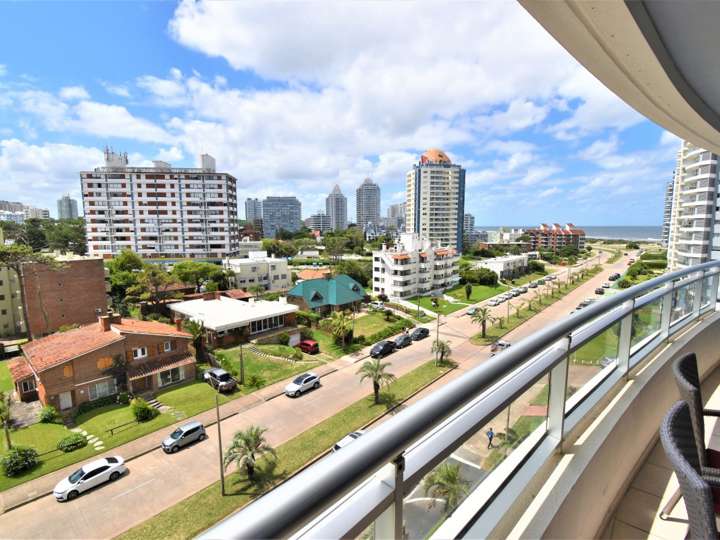 Apartamento en venta en Avenida Chiverta, Punta Del Este