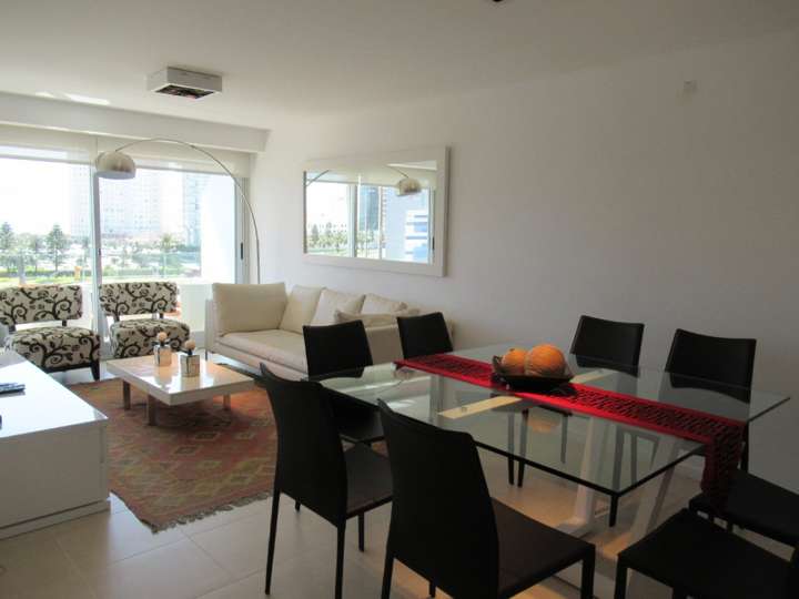 Apartamento en venta en Avenida Francia, Punta Del Este