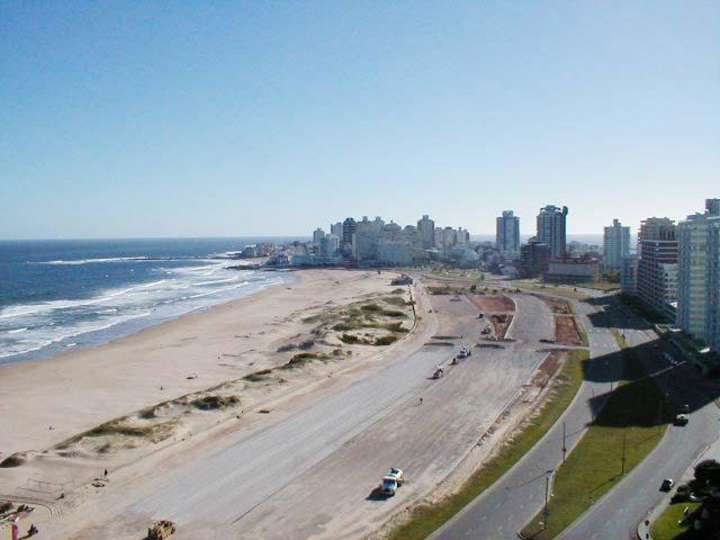 Apartamento en venta en Amazonas, Punta Del Este