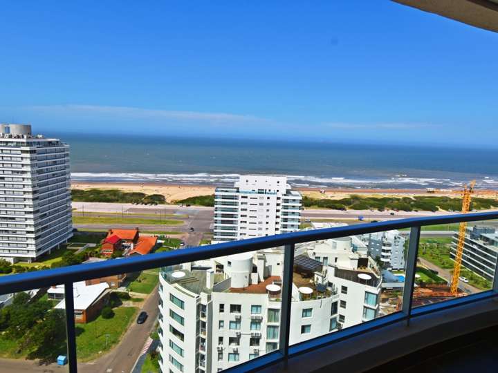 Apartamento en venta en Biarritz, Punta Del Este