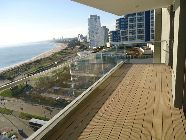 Apartamento en venta en Avenida Chiverta, Punta Del Este