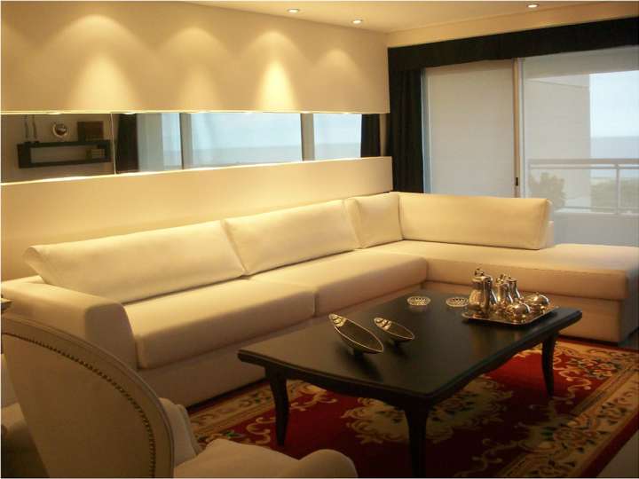 Apartamento en venta en Rambla Lorenzo Batlle Pacheco, Punta Del Este