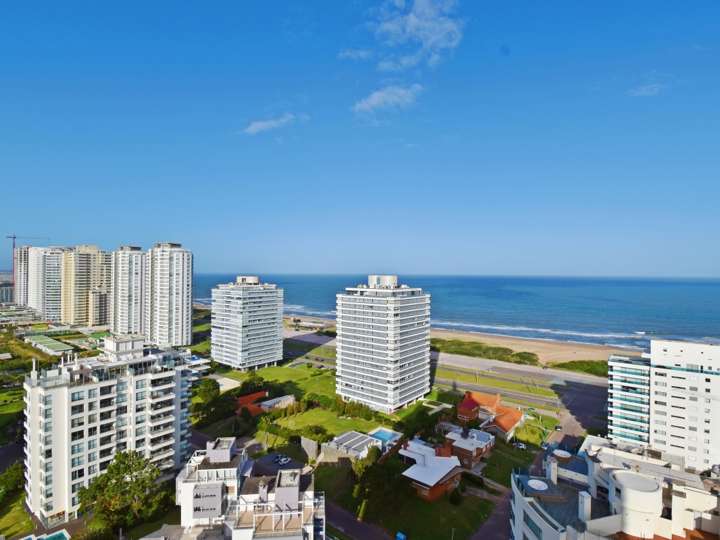 Apartamento en venta en Biarritz, Punta Del Este