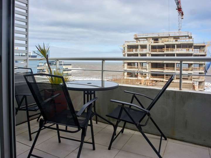 Apartamento en venta en Resalsero (Calle 26), Punta Del Este