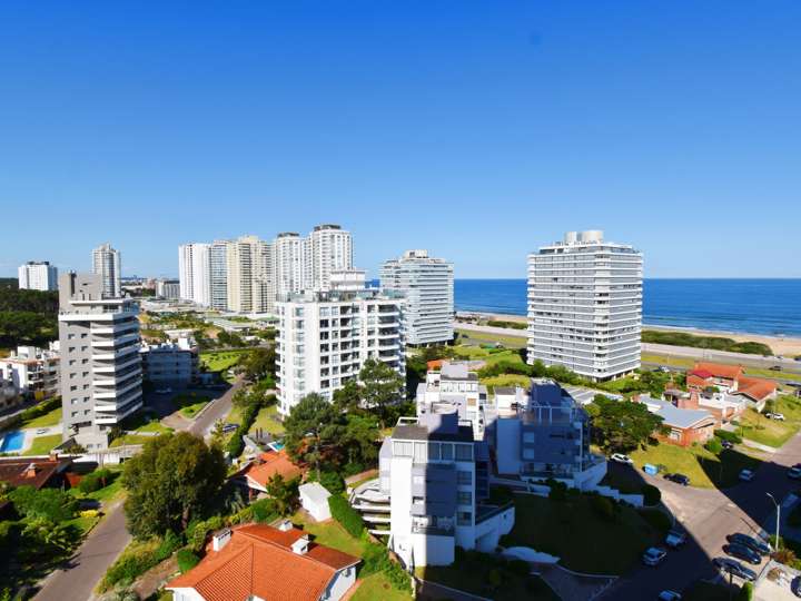 Apartamento en venta en Biarritz, Punta Del Este