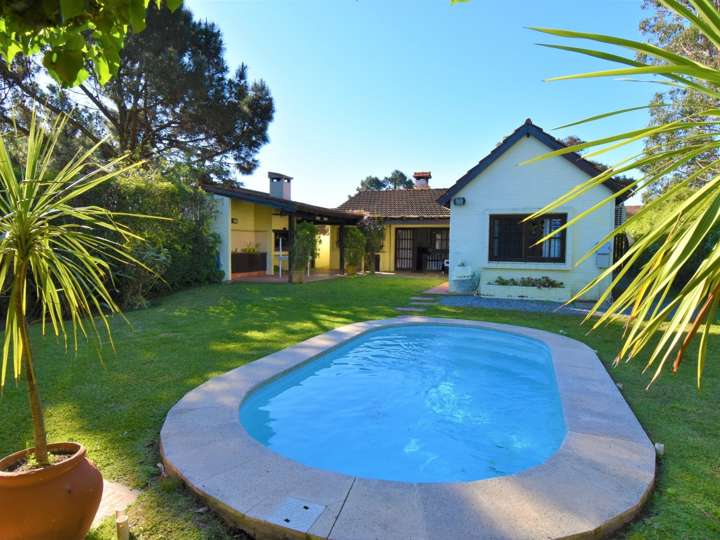 Casa en venta en Avenida Francisco Acuña de Figueroa, Maldonado