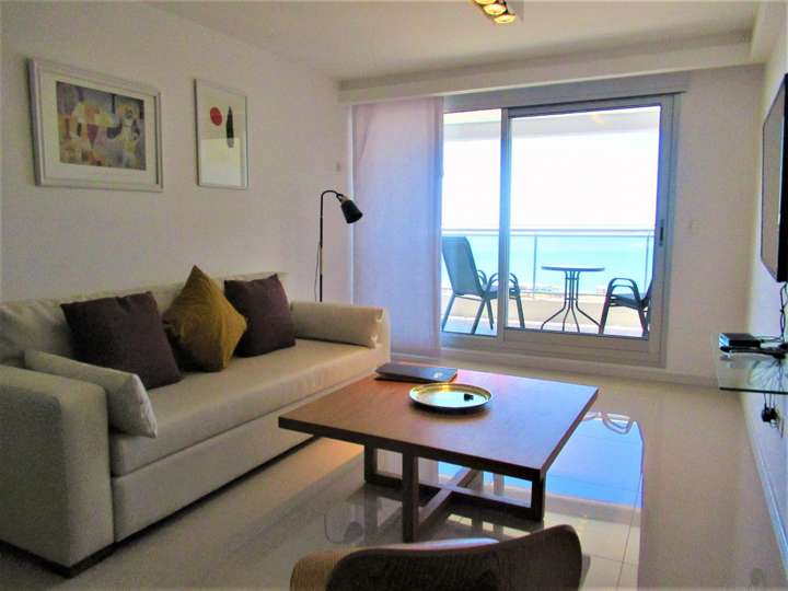 Apartamento en venta en Avenida del Mar, Punta Del Este
