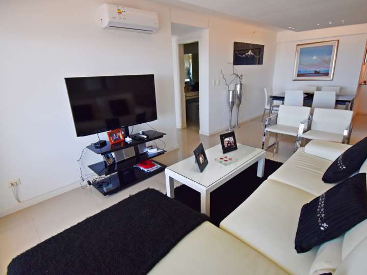 Apartamento en venta en Biarritz, Punta Del Este