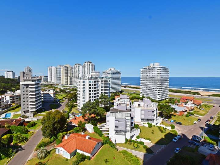 Apartamento en venta en Biarritz, Punta Del Este