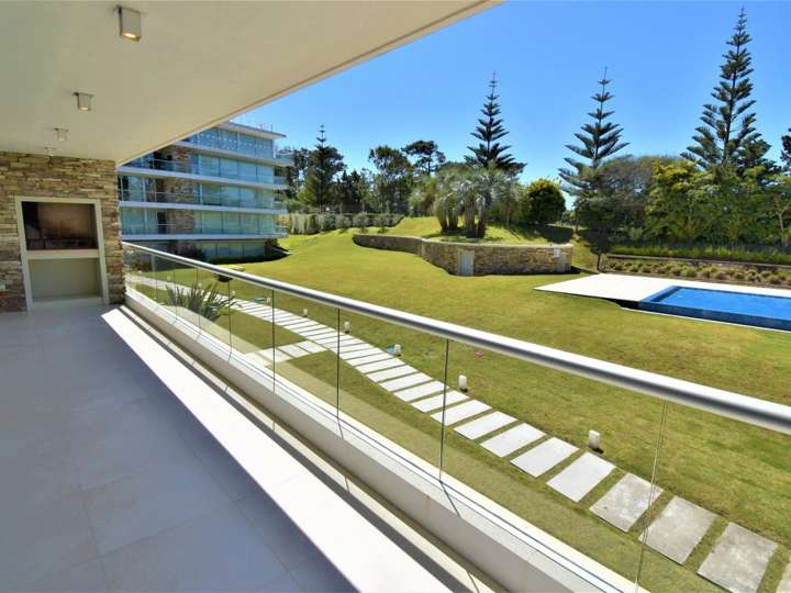 Apartamento en venta en Alfonsina Storni, San Rafael - El Placer