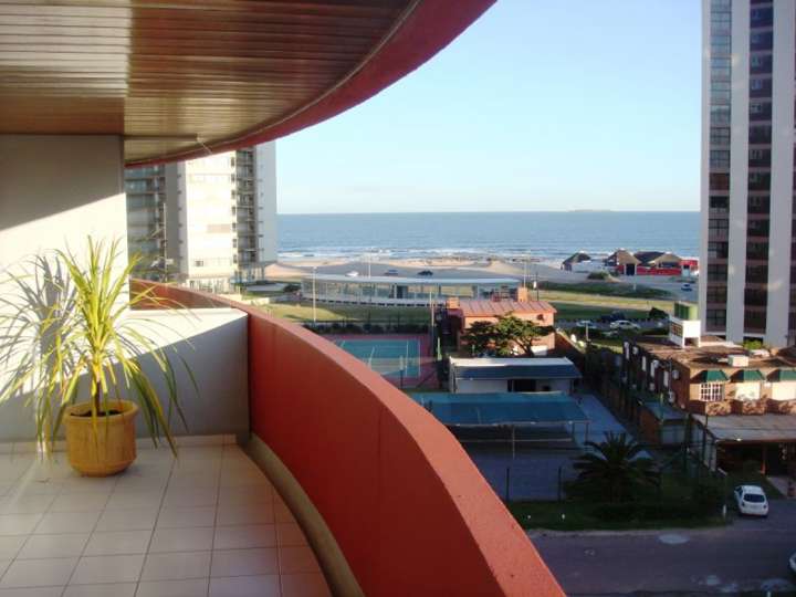 Apartamento en venta en Barranca Abajo, Punta Del Este