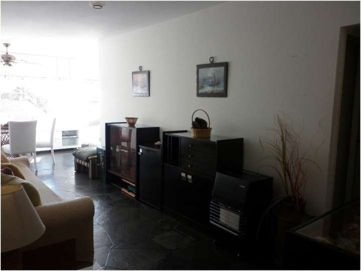 Apartamento en venta en El Mesana (Calle 24), Punta Del Este