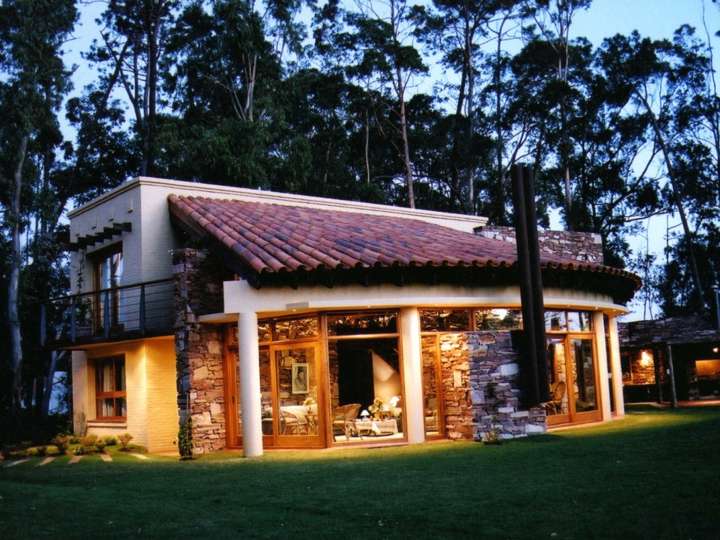 Casa en venta en Milton Lussich, Punta Ballena