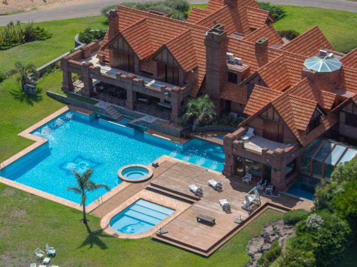 Casa en venta en Rambla Doctor Claudio Williman, Maldonado