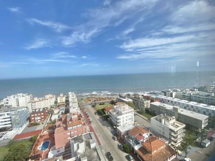 Apartamento en venta en El Mesana (Calle 24), Punta Del Este