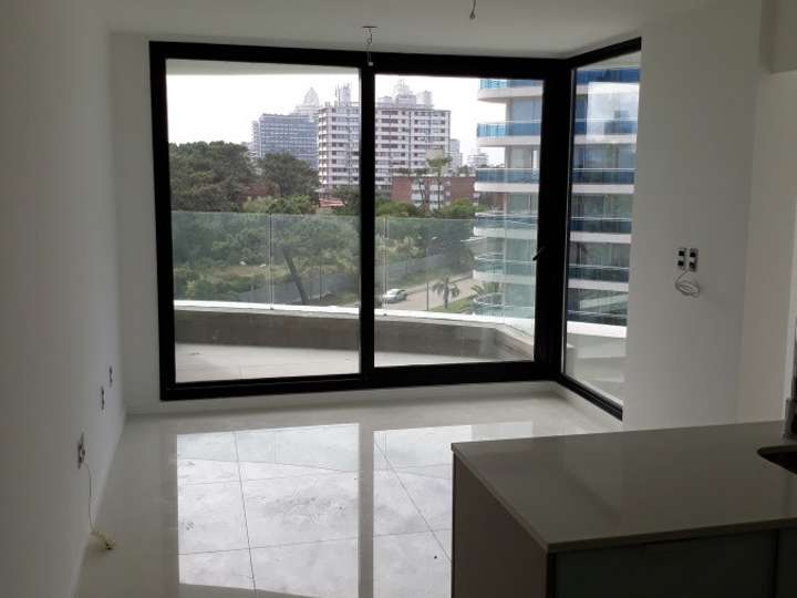 Apartamento en venta en Avenida Chiverta, Punta Del Este