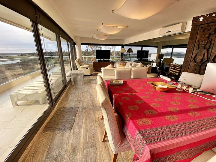 Apartamento en venta en Pinares, Maldonado