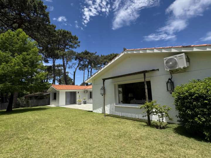 Casa en alquiler en Avenida Brasil, Punta Del Este