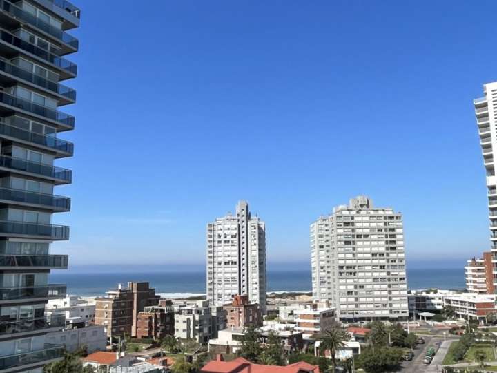 Apartamento en venta en Avenida Chiverta, Punta Del Este