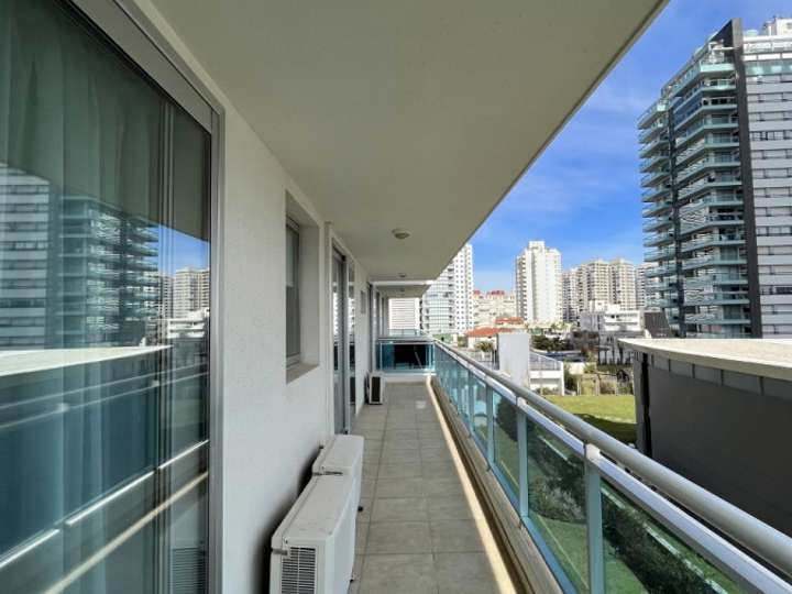 Apartamento en venta en Avenida Chiverta, Punta Del Este