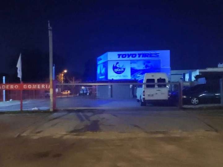 Comercial / Tienda en venta en Camino Carrasco, Montevideo