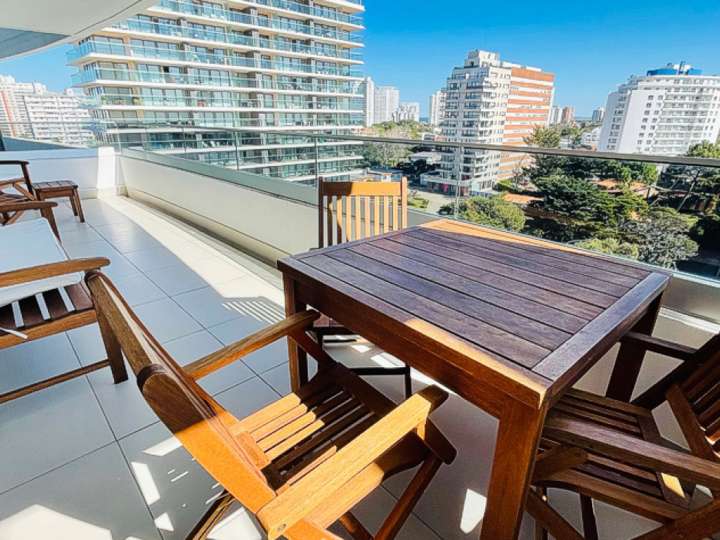 Apartamento en venta en Biarritz, Punta Del Este