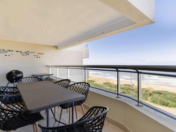 Apartamento en venta en Rambla Lorenzo Batlle Pacheco, Punta Del Este