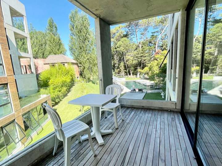 Apartamento en venta en Avenida Orlando Pedragosa Sierra, Punta Del Este