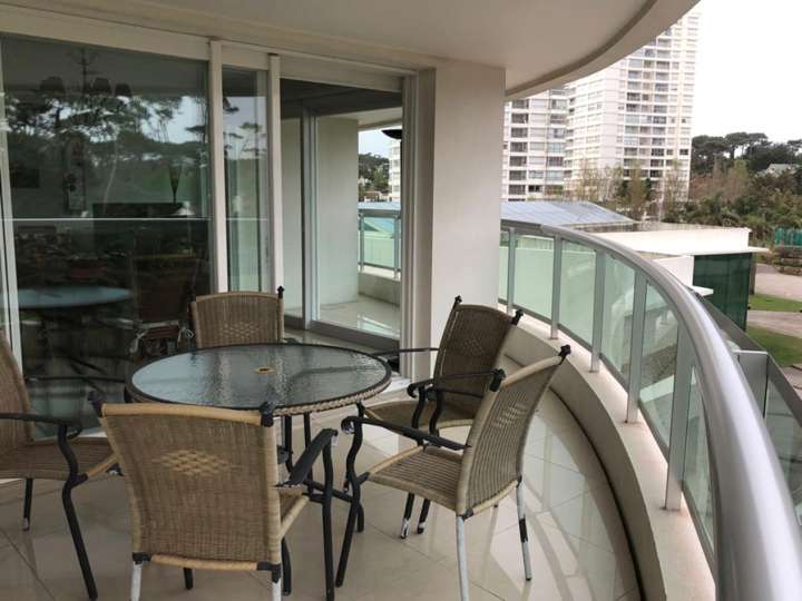 Apartamento en venta en Avenida José Terradel, Maldonado