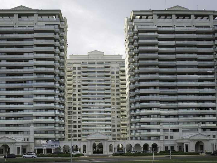 Apartamento en venta en Rambla Lorenzo Batlle Pacheco, Punta Del Este