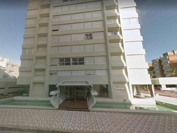 Comercial / Tienda en venta en Comodoro Gorlero (Calle 19), Punta Del Este