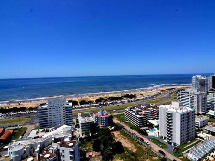 Apartamento en venta en Biarritz, Punta Del Este