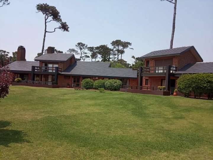 Casa en venta en Bulevar General José Gervasio Artigas, Punta Del Este