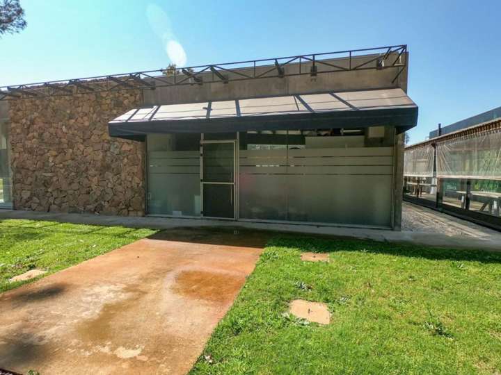 Comercial / Tienda en venta en Del Portezuelo, Maldonado