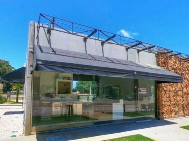 Comercial / Tienda en venta en Del Portezuelo, Maldonado