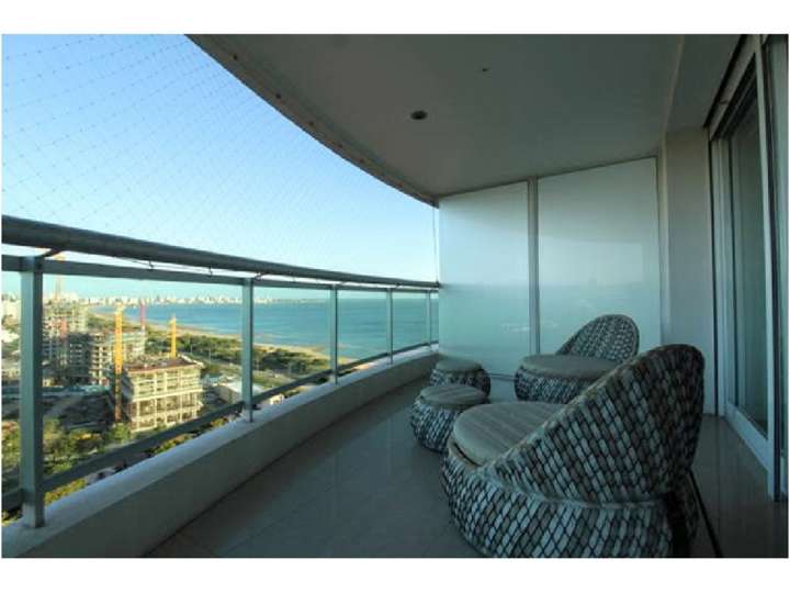 Apartamento en venta en Rambla Doctor Claudio Williman, Maldonado