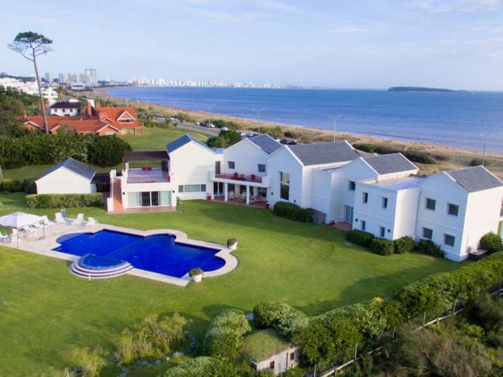 Casa en venta en Pinares, Maldonado