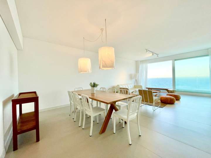 Apartamento en venta en Rambla Lorenzo Batlle Pacheco, Punta Del Este