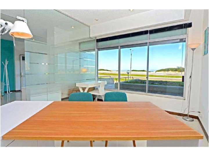 Comercial / Tienda en alquiler en Rambla Lorenzo Batlle Pacheco, Punta Del Este