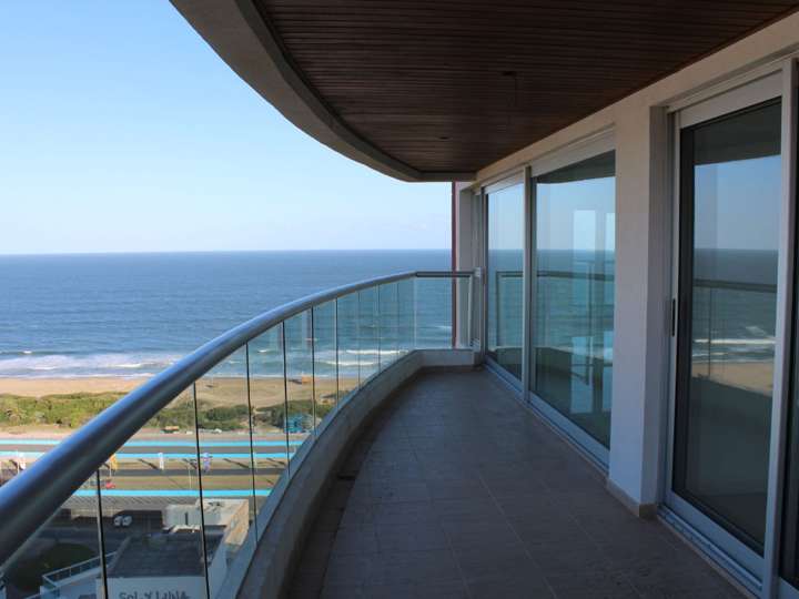 Apartamento en venta en Rambla Lorenzo Batlle, Punta Del Este