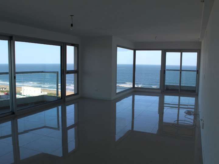 Apartamento en venta en Rambla Lorenzo Batlle, Punta Del Este