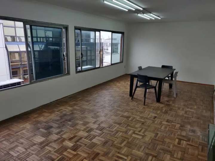 Comercial / Tienda en venta en Sarandí, Montevideo