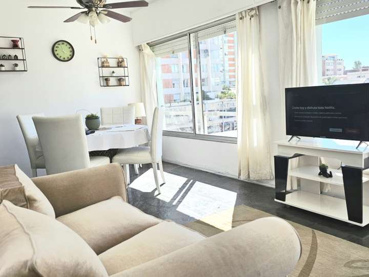 Apartamento en venta en El Mesana (Calle 24), Punta Del Este