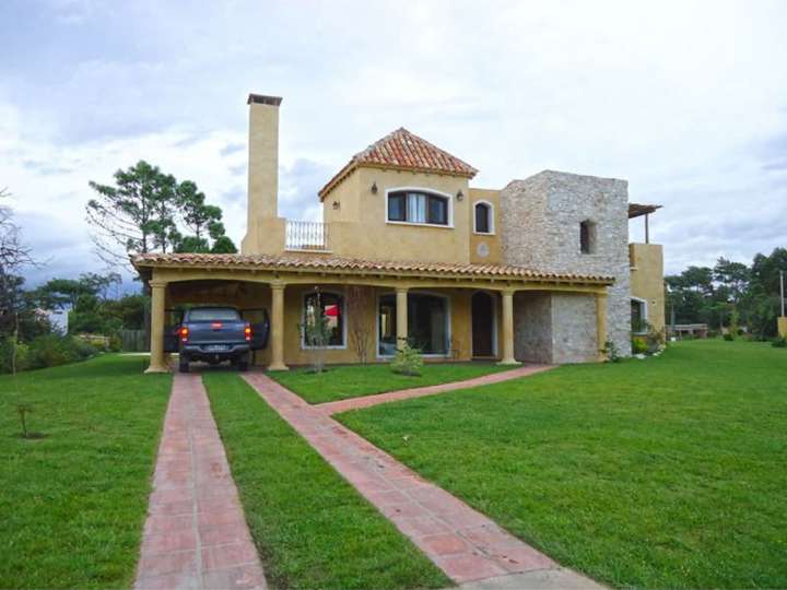 Casa en venta en Pinares, Maldonado