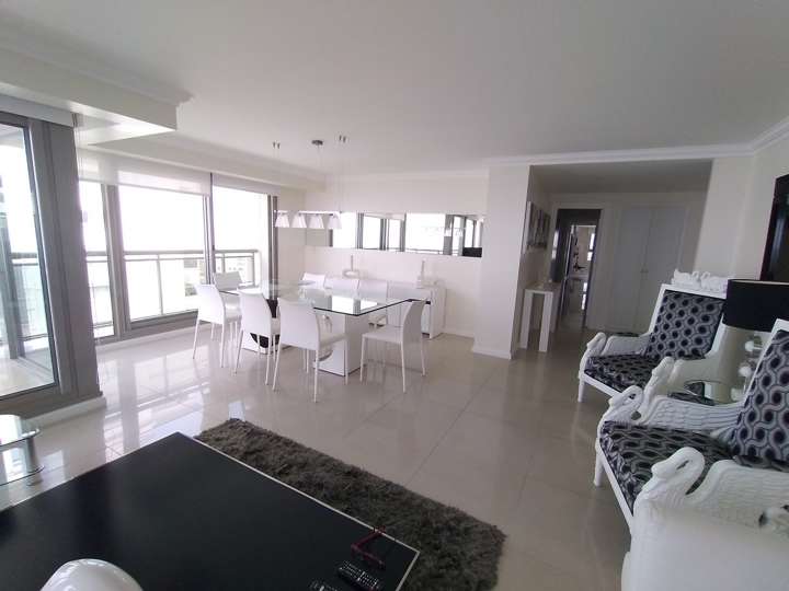 Apartamento en alquiler en Punta Del Este